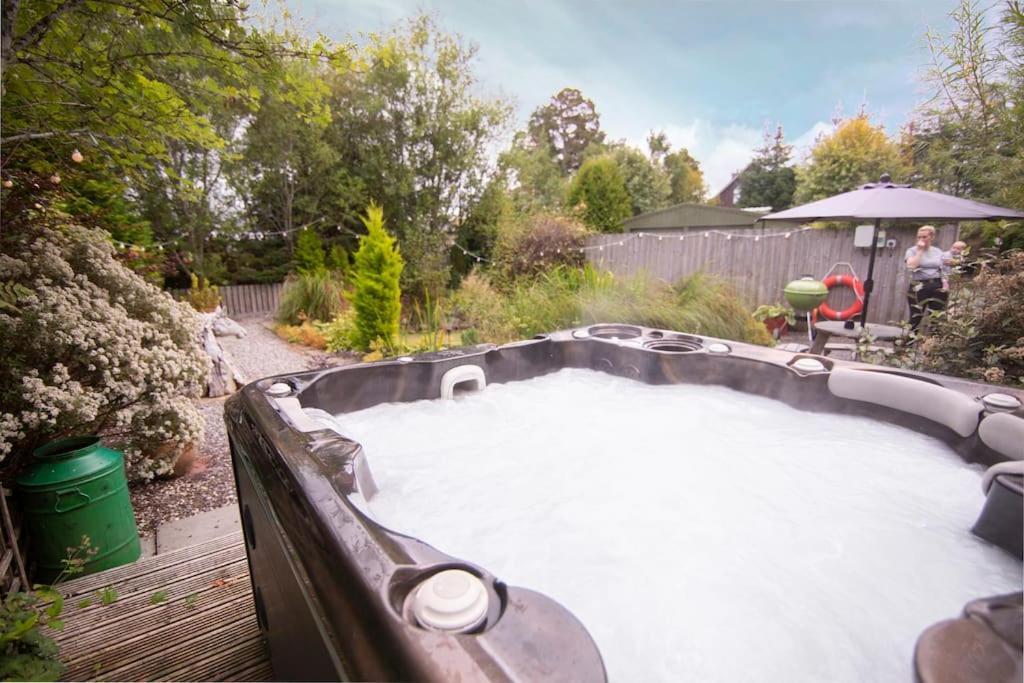 Villa Calm Scottish Country Escape With Hot Tub Sleeps 6 Inverness Esterno foto
